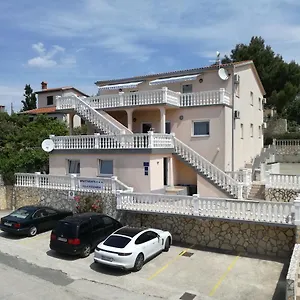 Apartment Rosmarin, Omišalj